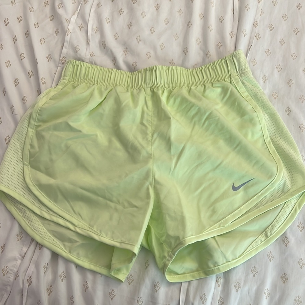 Nike athletic shorts size xs - Picture 2 of 3